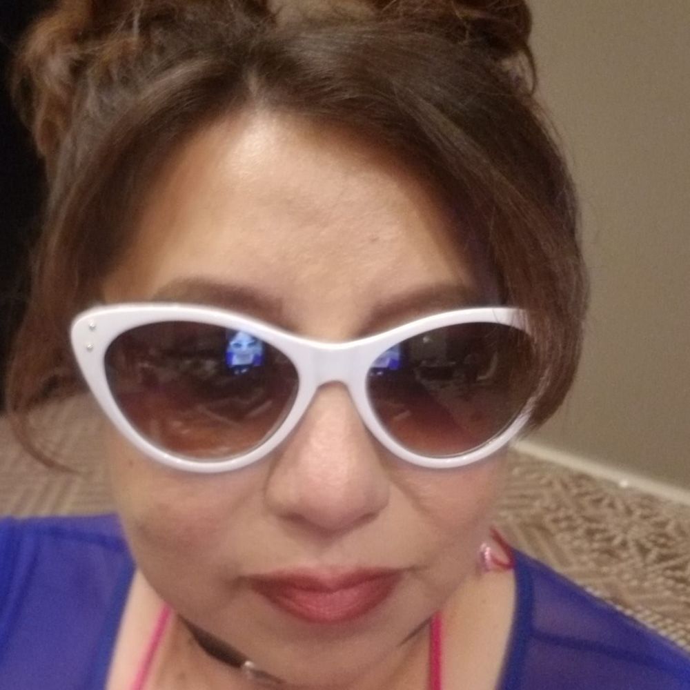 Meet your Posher, Evelyn